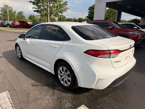 Used 2025 Toyota Corolla LE image 7