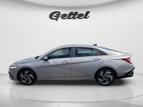 Used 2024 Hyundai Elantra Limited FWD image 7