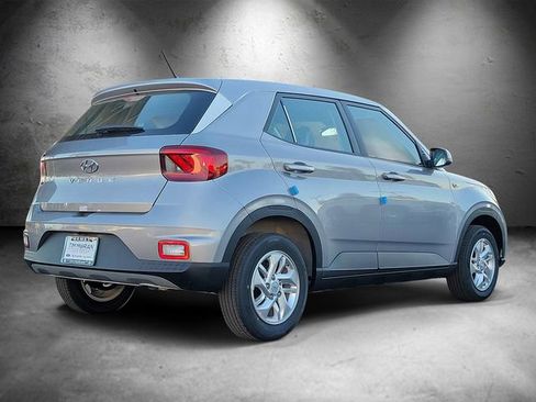 New 2026 Hyundai Venue SE image 3