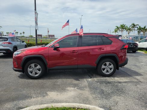 Used 2025 Toyota RAV4 XLE w/ Convenience Package FWD image 7