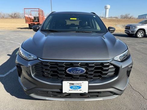 Used 2025 Ford Escape ST-Line image 2