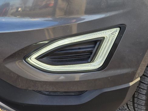 Used 2018 Ford Edge Titanium w/ Technology Package image 39