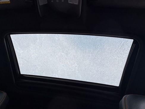 Used 2018 Toyota RAV4 SE image 19