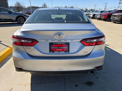 Used 2021 Toyota Camry LE image 4
