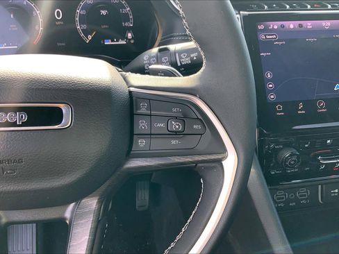 New 2025 Jeep Grand Cherokee Limited w/ Luxury Tech Group II image 17