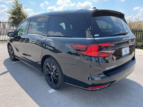 Used 2024 Honda Odyssey Sport image 6