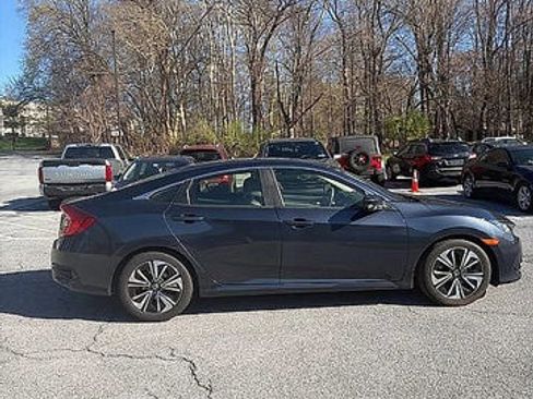 Used 2018 Honda Civic EX-L image 4