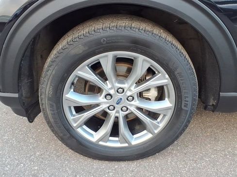 Used 2023 Ford Explorer XLT w/ Equipment Group 202A AWD/4WD image 11