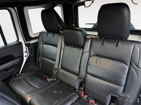 Used 2021 Jeep Wrangler Unlimited Sahara image 13