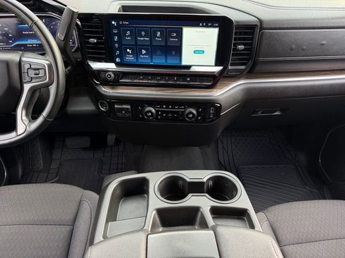 Used 2025 Chevrolet Silverado 1500 LT image 24