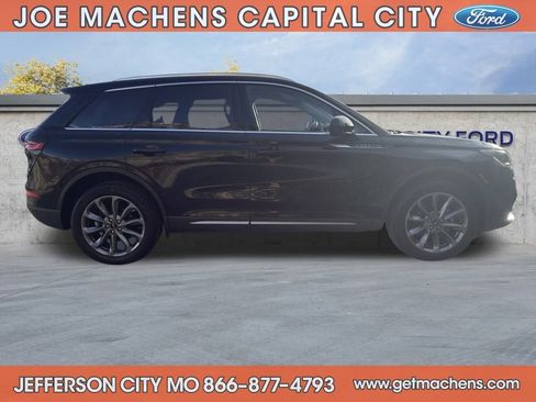 Used 2022 Lincoln Corsair AWD w/ Premium Package image 5