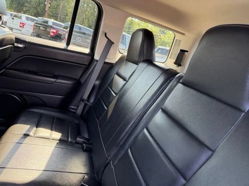 Used 2016 Jeep Patriot High Altitude AWD/4WD image 26