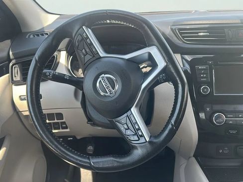 Used 2020 Nissan Rogue Sport SV w/ All-Weather Package AWD/4WD image 19