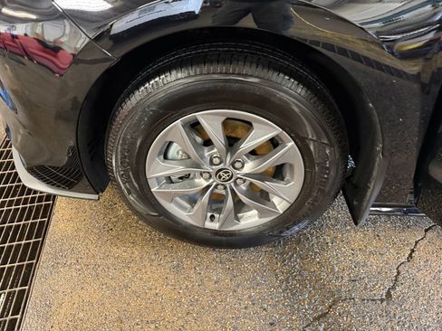 Certified 2026 Toyota Sienna XLE AWD/4WD image 31