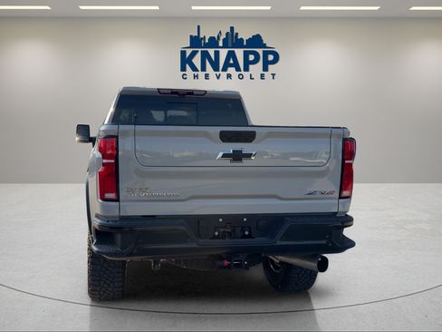Used 2026 Chevrolet Silverado 2500 ZR2 AWD/4WD image 4