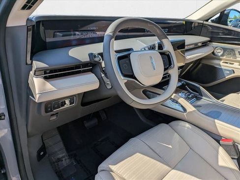 New 2025 Lincoln Nautilus Reserve image 3