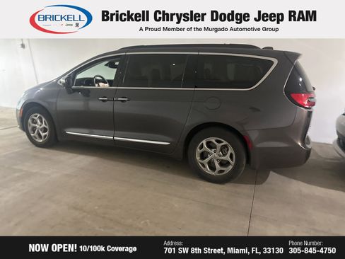 Used 2022 Chrysler Pacifica Limited image 36