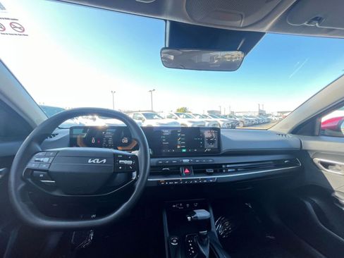 Used 2025 Kia K4 LXS image 34