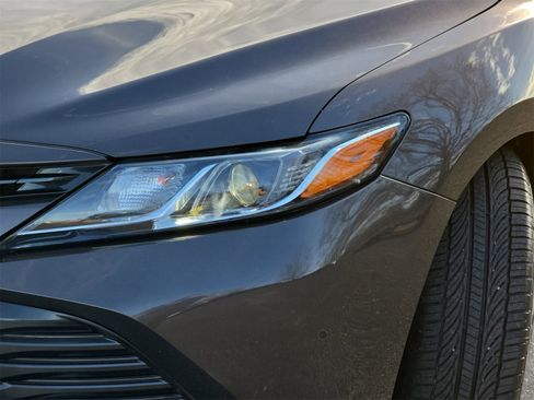 Used 2019 Toyota Camry LE image 29