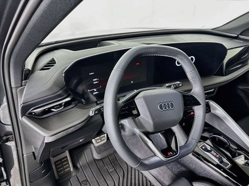 Used 2025 Audi SQ5 Premium Plus AWD/4WD image 4