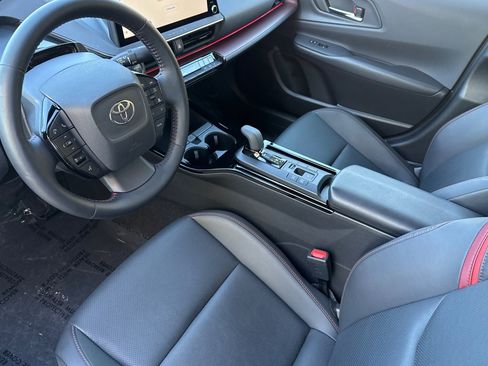 Used 2025 Toyota Prius XSE image 4