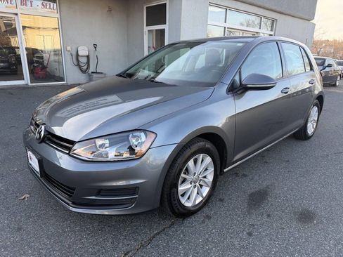 Used 2017 Volkswagen Golf S image 3