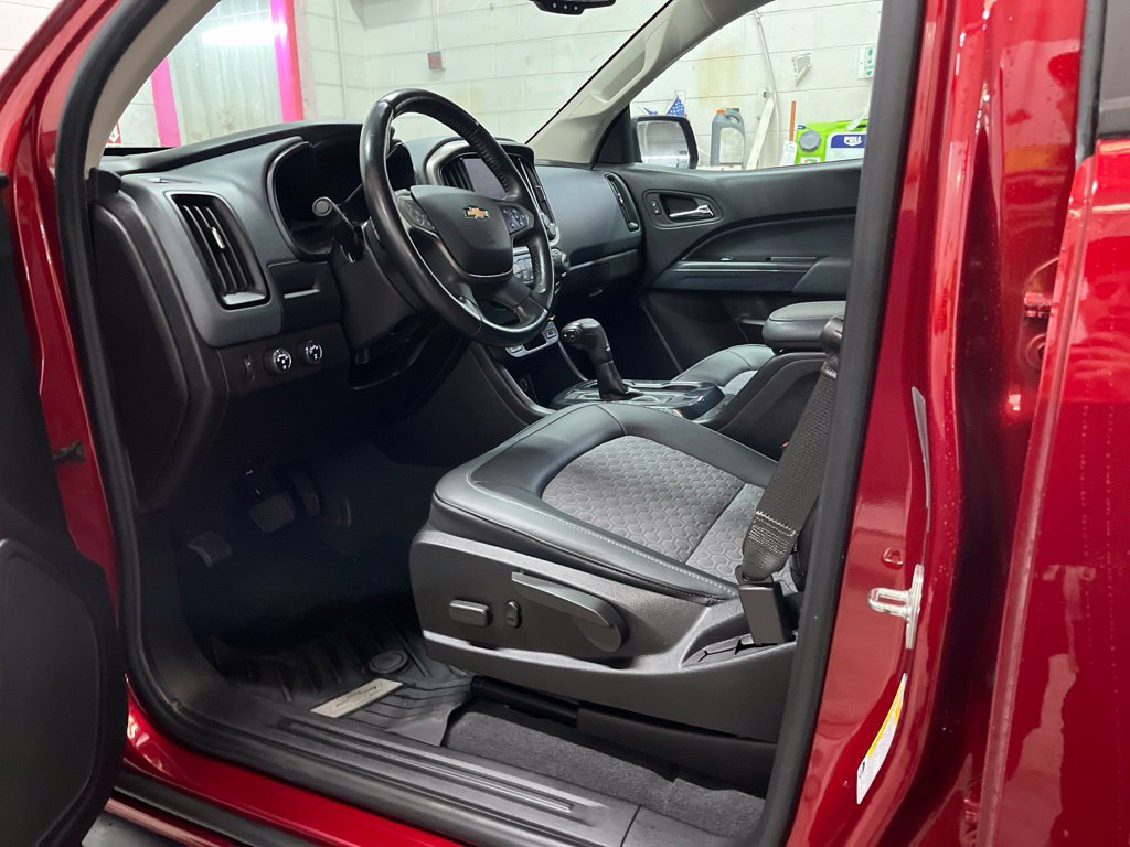 Used 2021 Chevrolet Colorado Z71 AWD/4WD image 11
