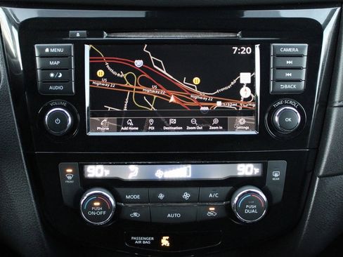 Certified 2019 Nissan Rogue SV w/ Premium Package image 37