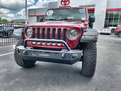 Used 2022 Jeep Wrangler Unlimited Rubicon w/ Cold Weather Group AWD/4WD image 3