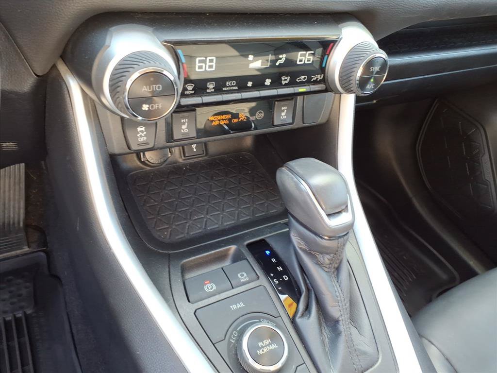 Used 2022 Toyota RAV4 XLE Premium AWD/4WD image 33