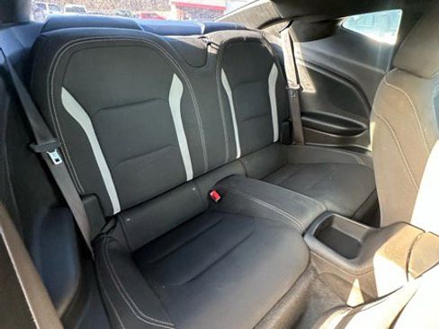 Used 2019 Chevrolet Camaro LT image 9