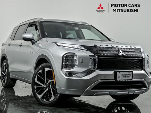 Used 2023 Mitsubishi Outlander SEL AWD/4WD image 1