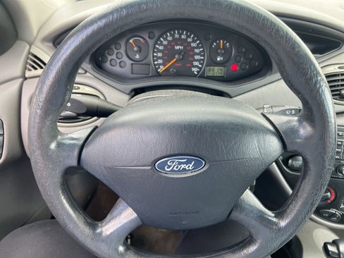 Used 2004 Ford Focus SE FWD image 7