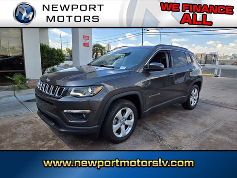 Used 2018 Jeep Compass Latitude w/ Popular Equipment Group image 1