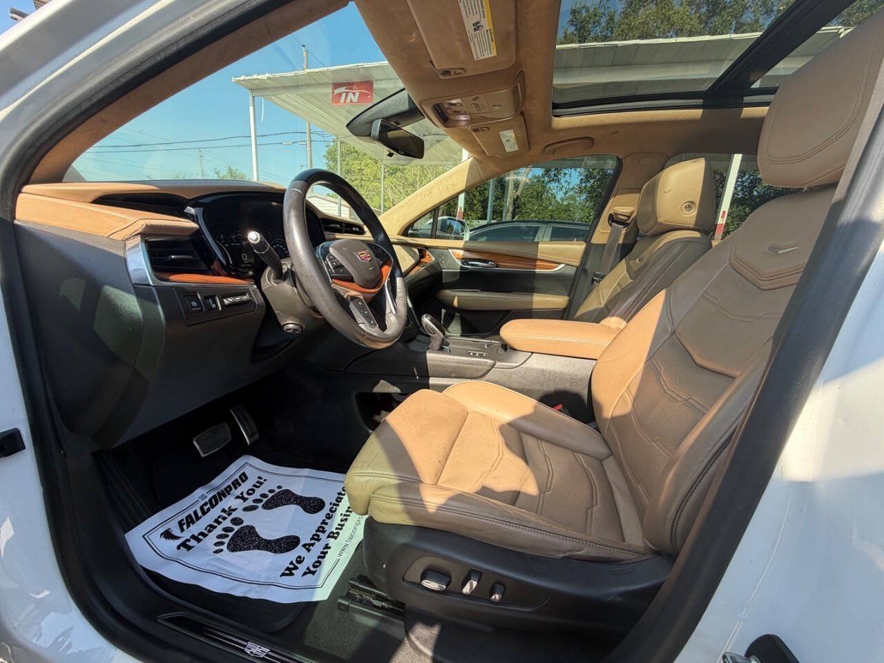 Used 2017 Cadillac XT5 Platinum w/ Driver Assist Package AWD/4WD image 10