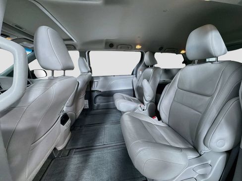Used 2016 Toyota Sienna XLE w/ XLE Navigation Package AWD/4WD image 7