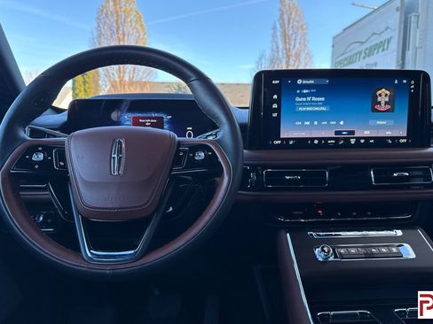Used 2025 Lincoln Aviator Reserve w/ Luxury Package AWD/4WD image 17