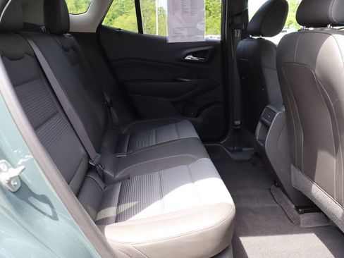 Used 2025 Chevrolet Trax LT w/ LT Convenience Package FWD image 36