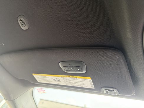 Used 2025 Chrysler Pacifica Select FWD image 15