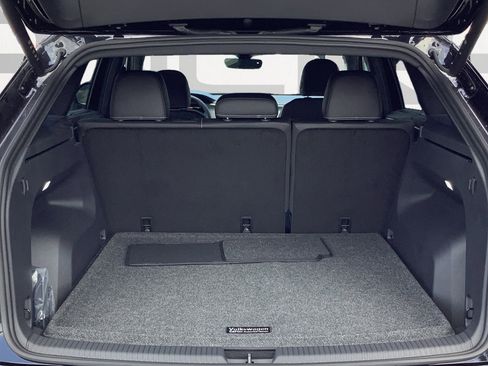 New 2026 Volkswagen Atlas Cross Sport SEL R-Line image 14