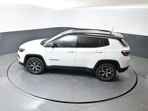 Used 2025 Jeep Compass Limited AWD/4WD image 45
