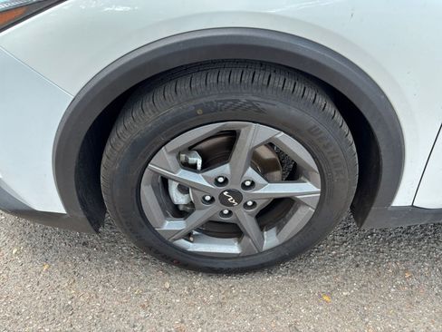 Used 2025 Kia K4 FWD image 30