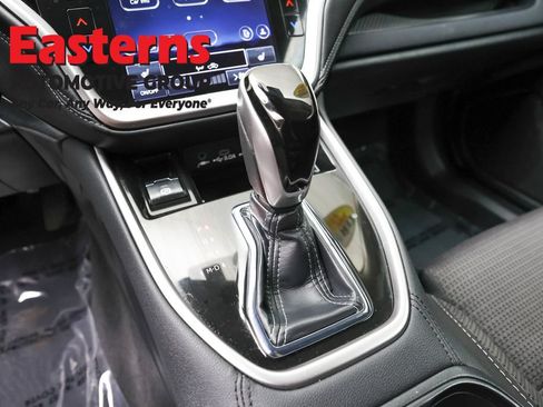Used 2025 Subaru Outback Premium AWD/4WD image 13