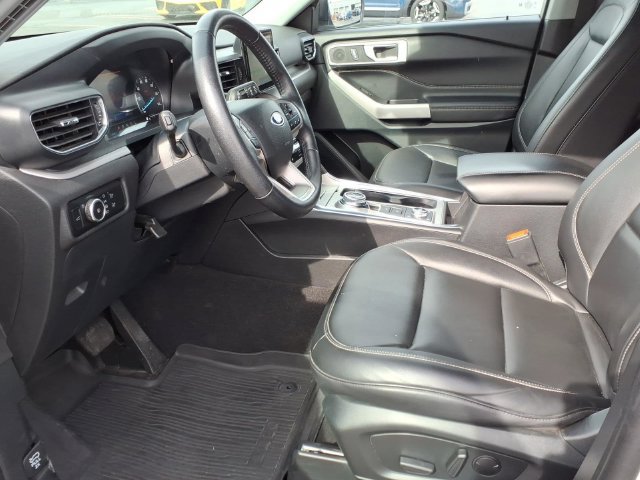 Used 2024 Ford Explorer XLT w/ Equipment Group 202A AWD/4WD image 14