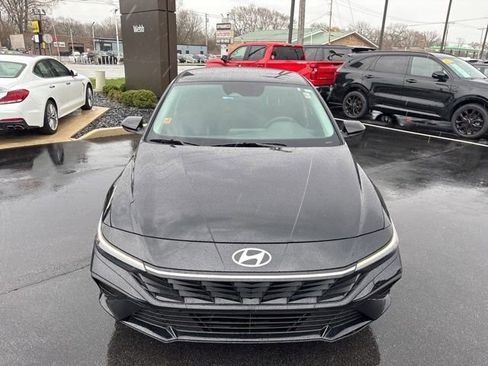 Used 2024 Hyundai Elantra SEL image 11