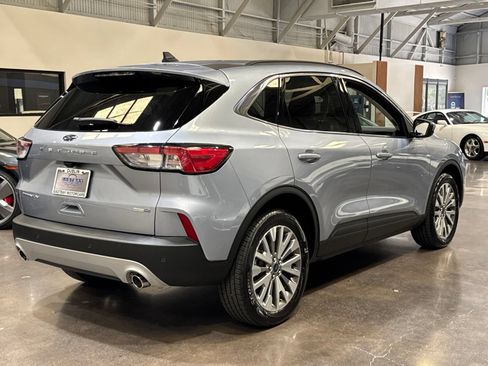 Used 2022 Ford Escape Titanium AWD/4WD image 15