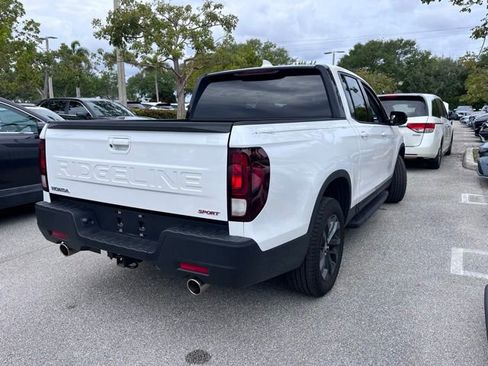 Used 2025 Honda Ridgeline Sport image 3