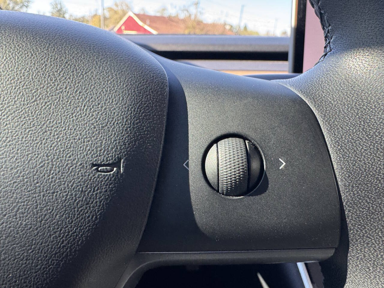 Used 2020 Tesla Model Y Long Range AWD/4WD image 25