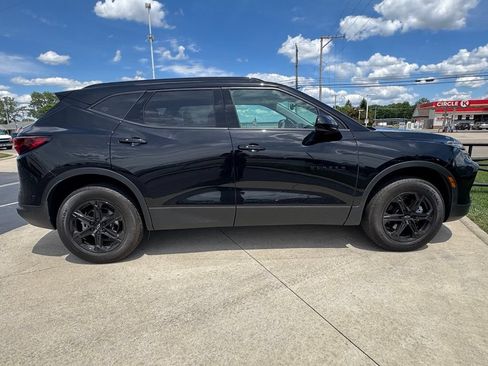 Used 2024 Chevrolet Blazer LT w/ Convenience Package FWD image 8
