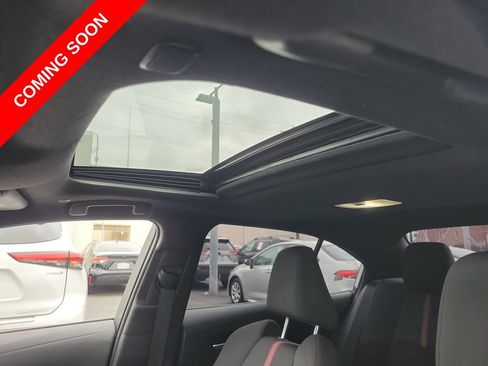 Used 2025 Toyota Corolla SE w/ SE Premium Package FWD image 5